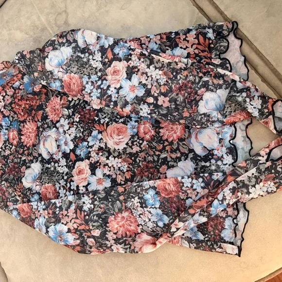 Floral Long Sleeve Top - Picture 4 of 5